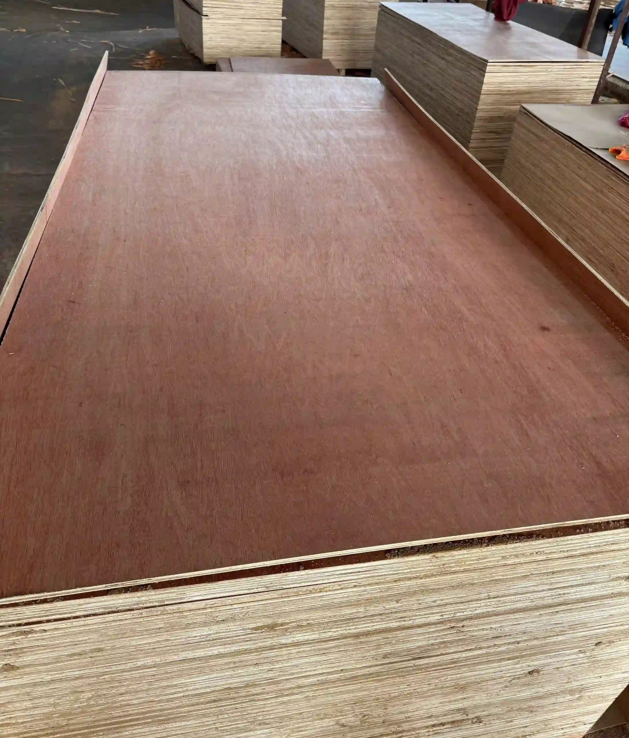 Bintangor plywood commercial grade Vietnam export — Mika Plywood factory furniture packaging
