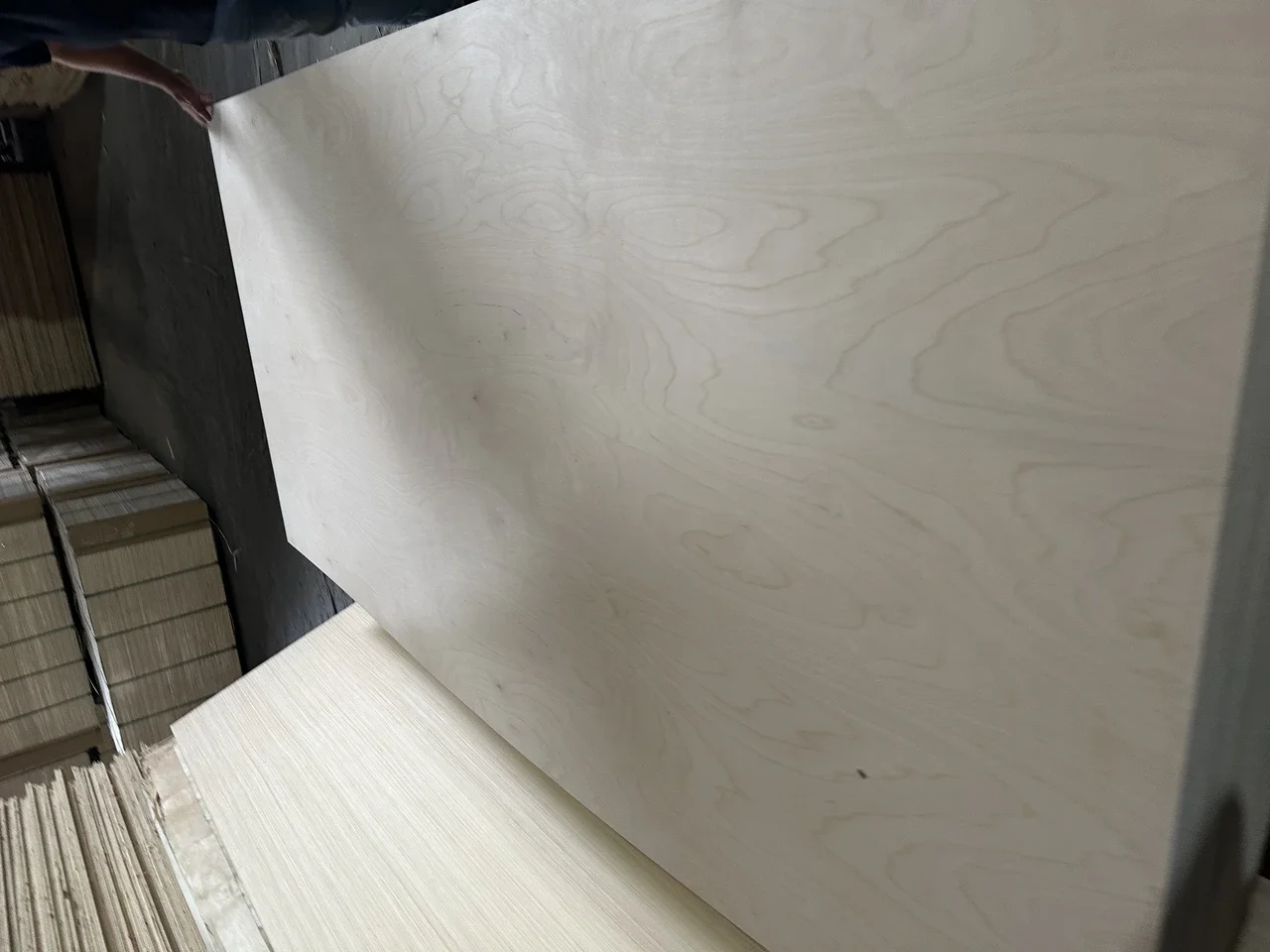 Birch plywood premium furniture grade — Mika Plywood Vietnam factory styrax core