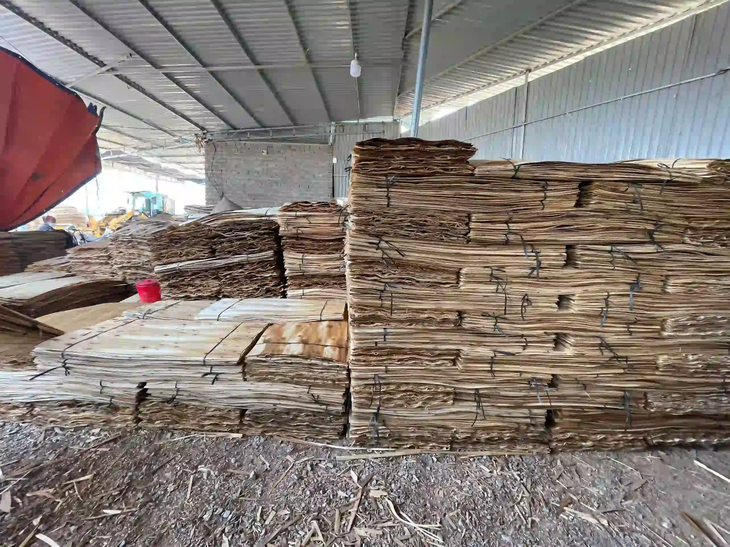 Full stitched acacia core veneer Vietnam export grade Mika Plywood — showing continuous no-gap core construction