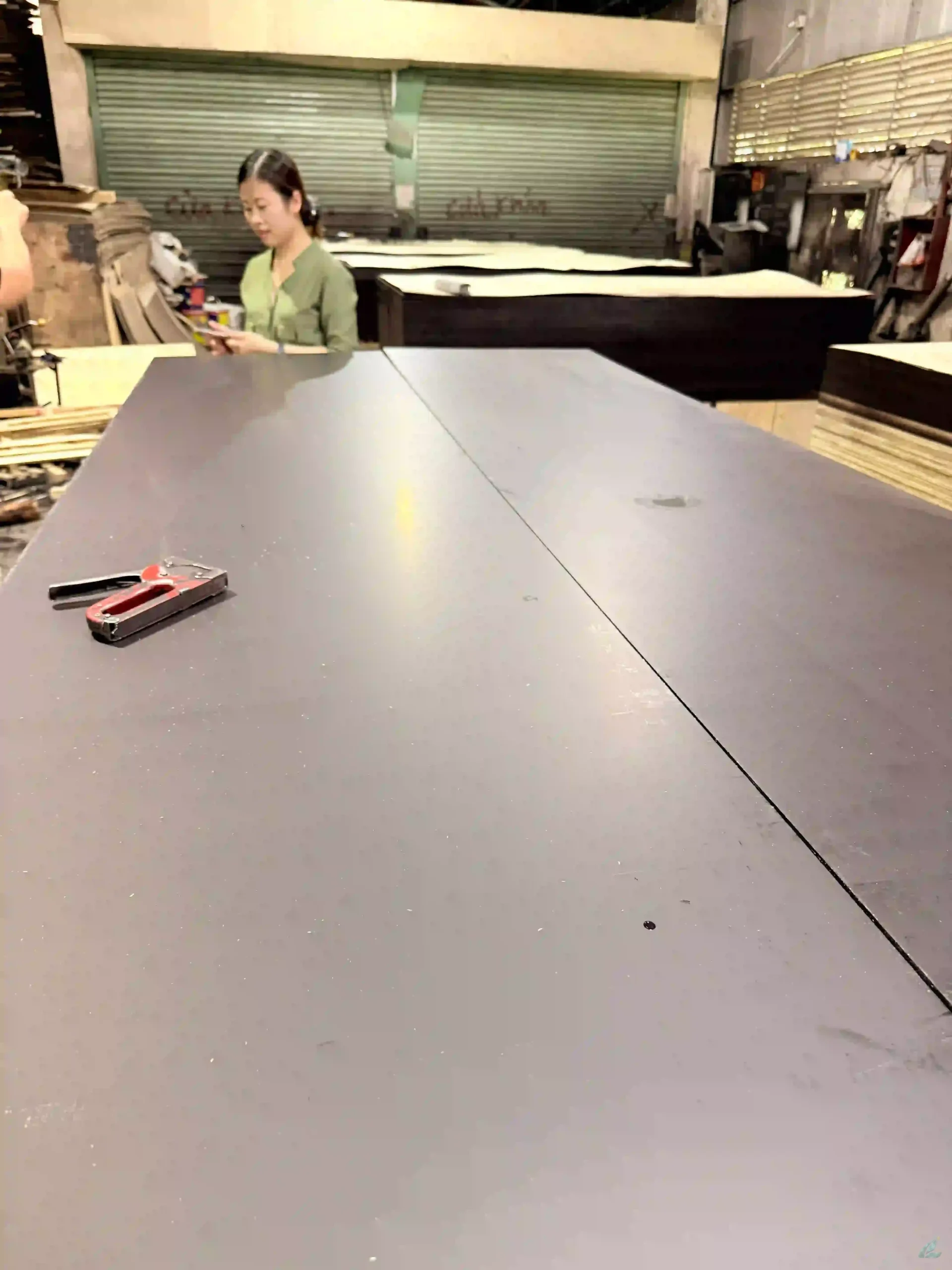 film faced plywood black phenolic film surface export hcply vietnam