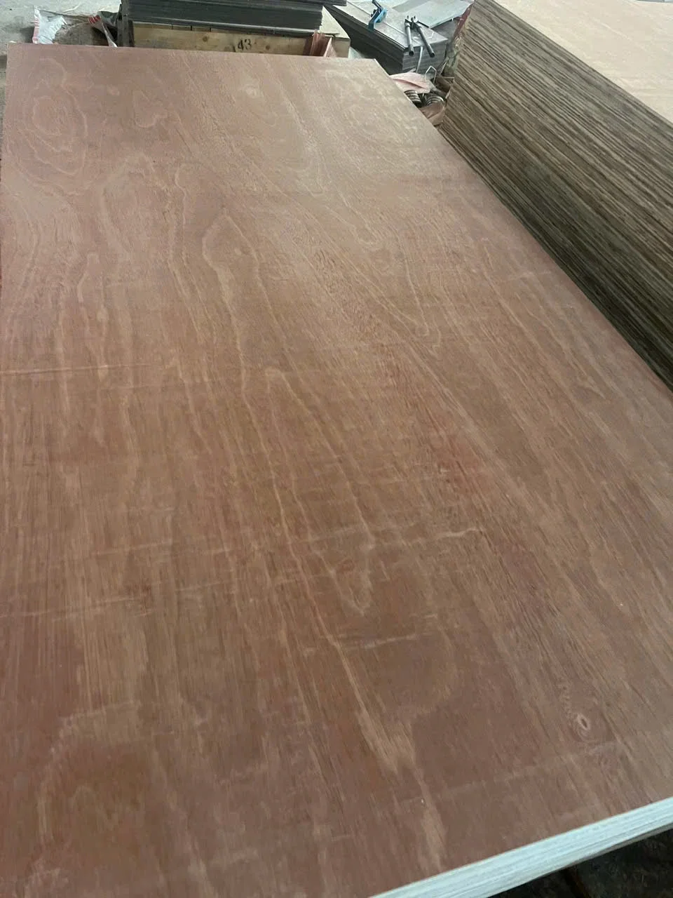 Gurjan plywood Vietnam premium export grade reddish-brown face veneer hcply