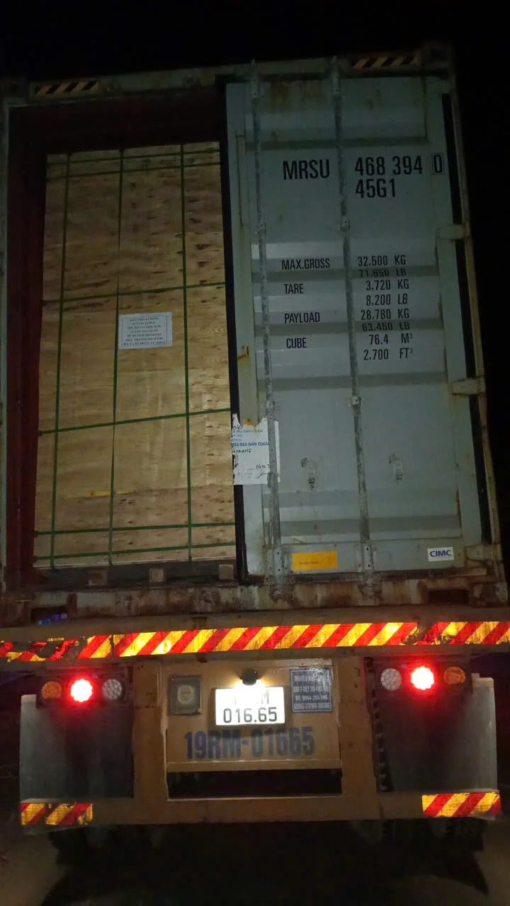 Secured plywood export pallet prepared for 40HC container loading – factory packing execution by Mika Plywood