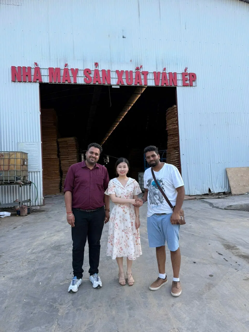 International buyers visiting Mika Plywood plywood factory production facility in Vietnam