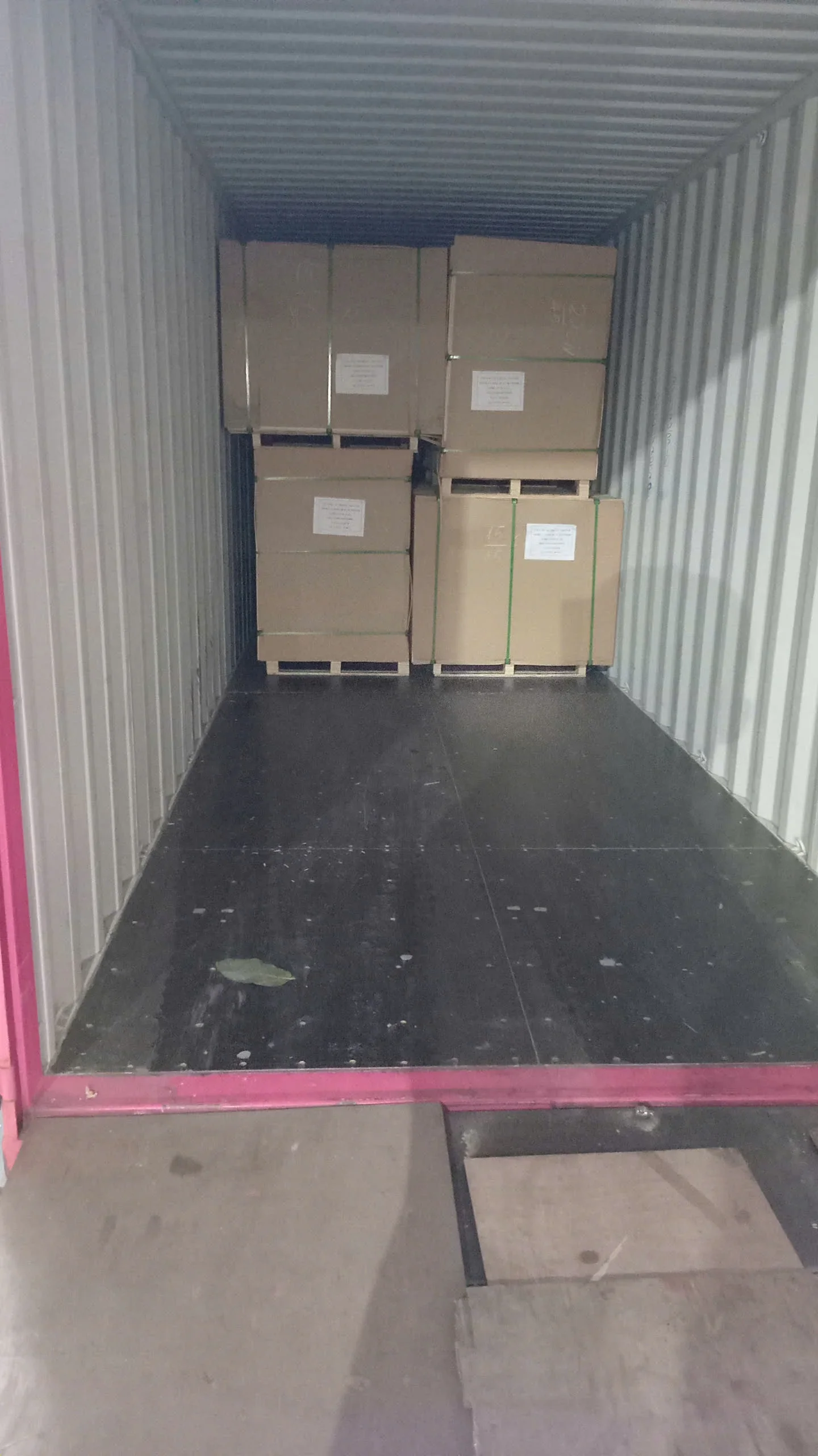 Loading plywood pallets into 40HC container Vietnam export freight cost calculation hcply