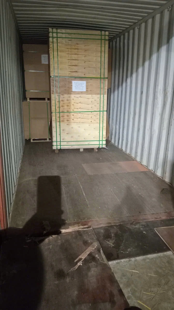 loading plywood boards into 40HC container for export Vietnam hcply
