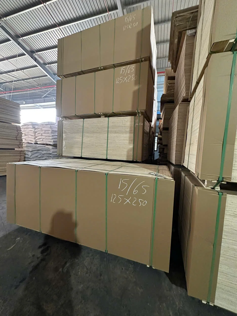 plywood pallet loading into 40HC container with forklift — rear-first loading sequence Vietnam Mika Plywood