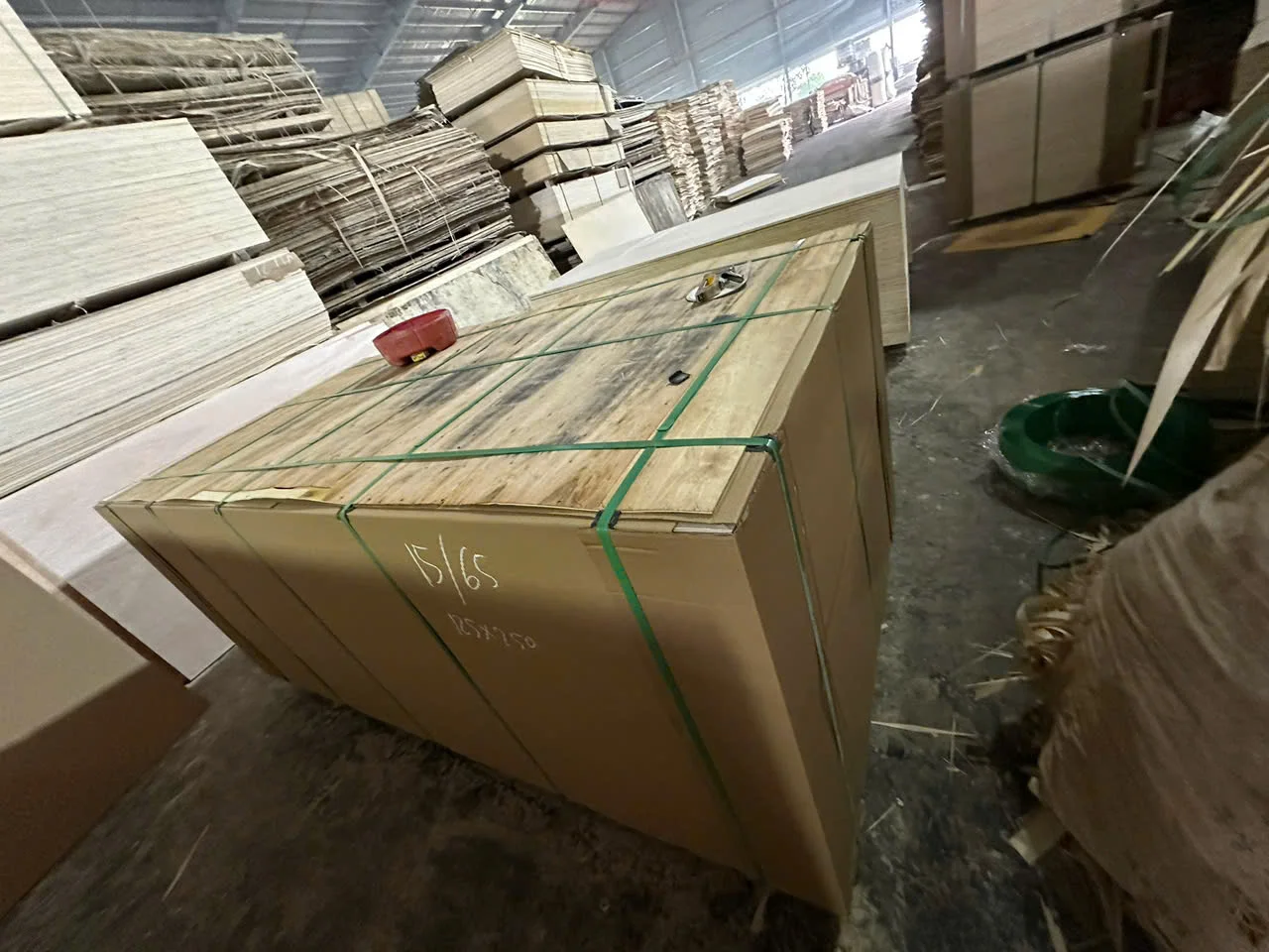 Styrax core plywood packing specification 1220x2440mm 18 pallets per 40HC container by Mika Plywood Vietnam - plywood container packing
