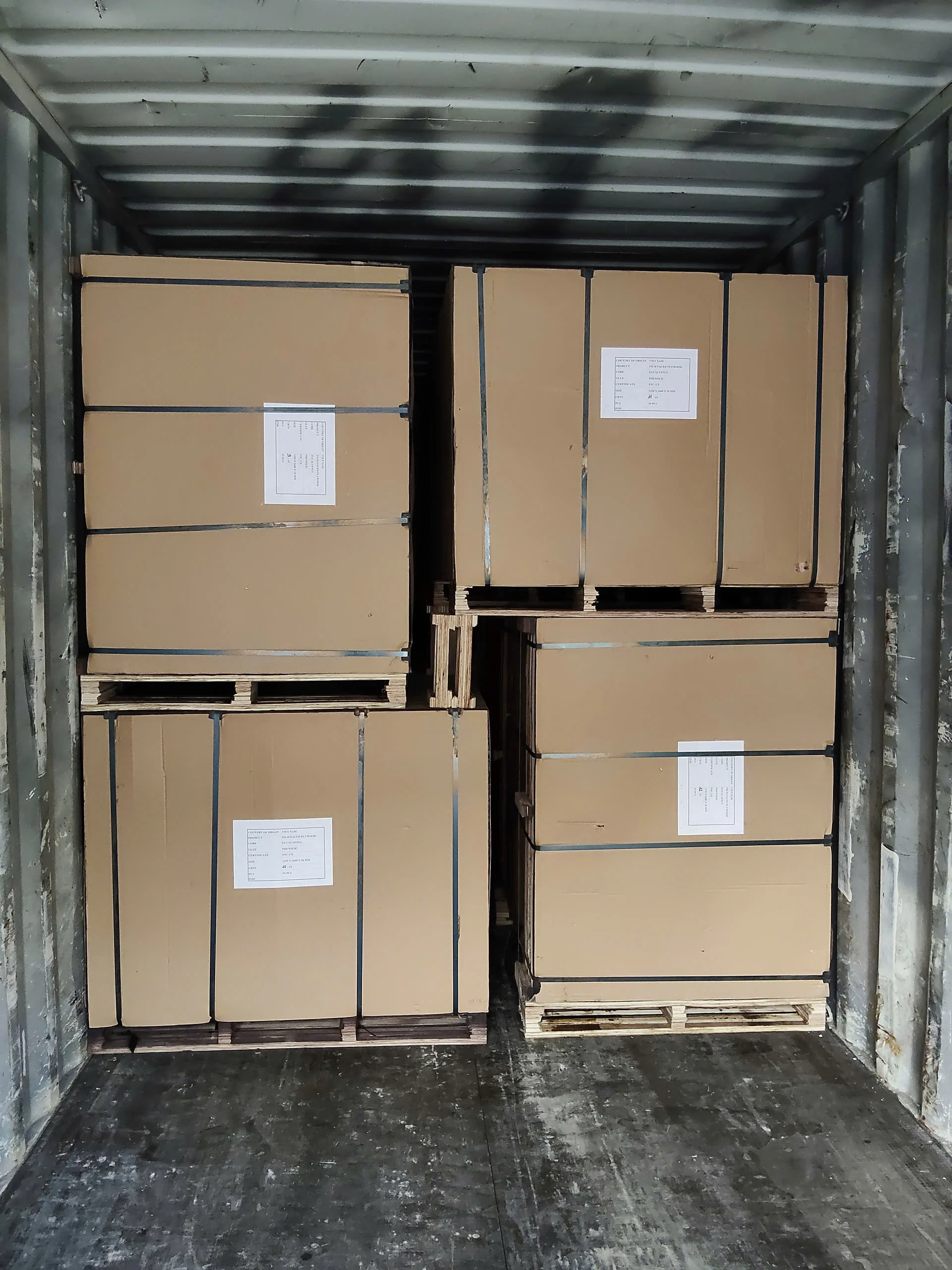 Styrax core plywood container packing 18 pallets per 40HC Mika Plywood Vietnam