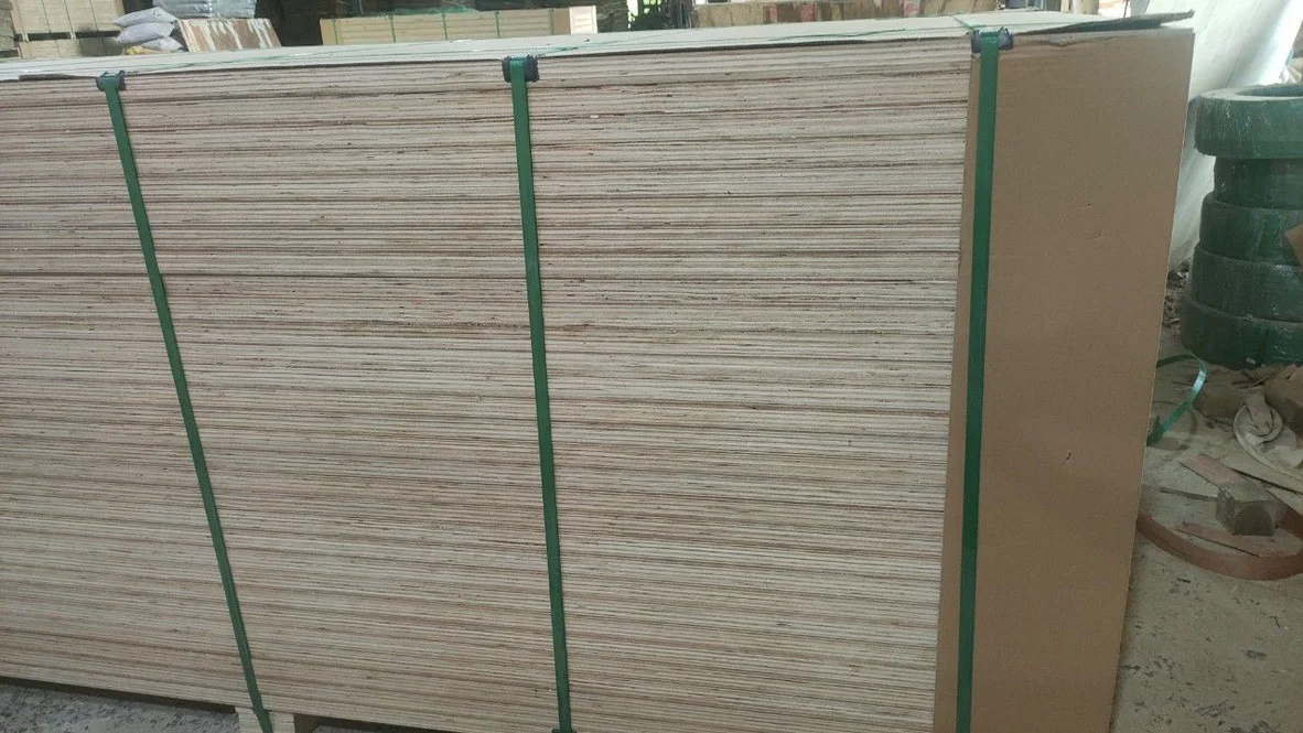 Eucalyptus core premium plywood edge inspection — Mika Plywood Vietnam export quality